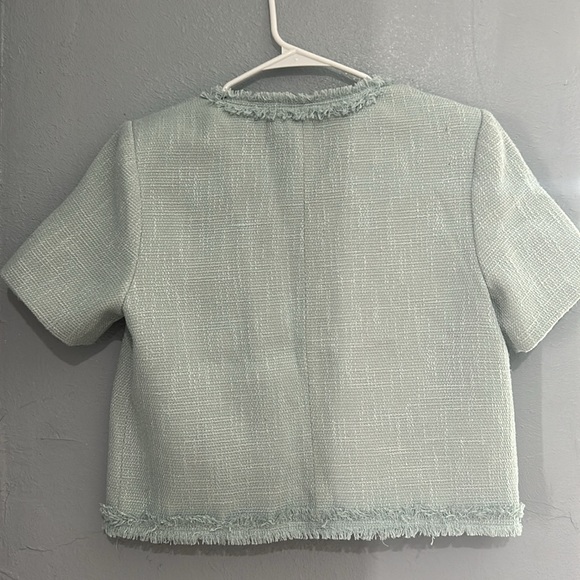 💚 Two piece jacket and skirt.  Woven basket weave, very light green. - Picture 2 of 3